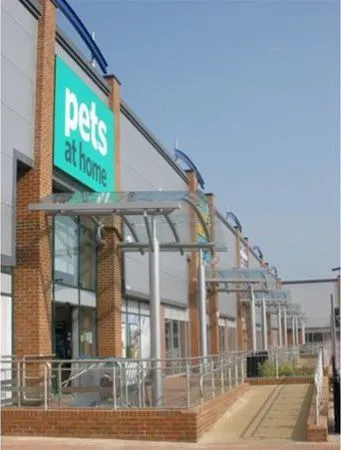 Faceted Glass Entrance Feature Retail Park Abingdon