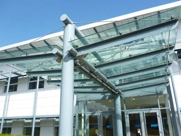 Gull Wing Glazed Entrance Feature London Offices